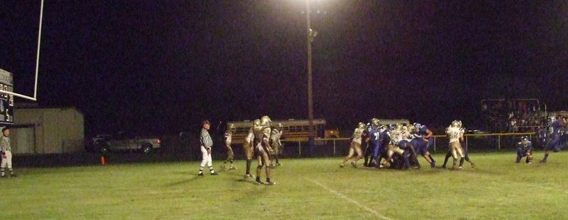 Image: Missed opportunities — Wortham’s field goal is wide left.