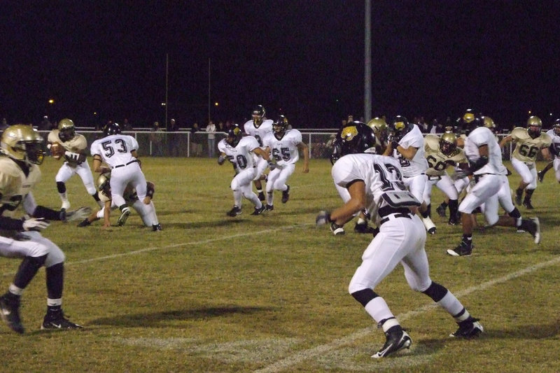 Image: Italy Looks to Pass — Italy fought long and hard during the game against Itasca.