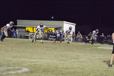 Image: Anderson kicks off — Jasenio Anderson kicks off again to the Bulldogs.