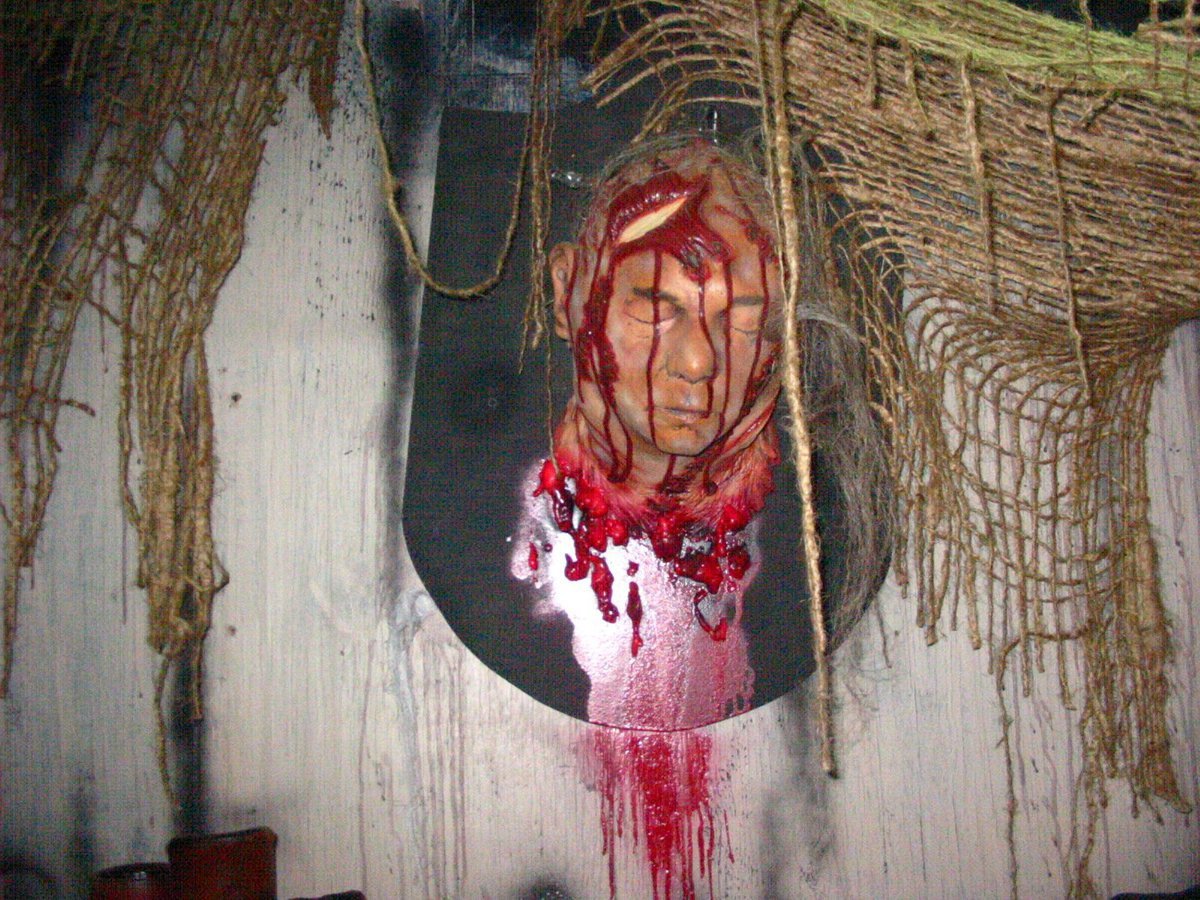 Image: He did not make it out. — Wonder what the Kilemols did with the rest of him. Sausage perhaps?