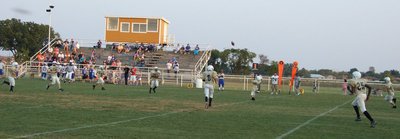 Image: Italy 8th grade receives — Mac Mac receives the ball.