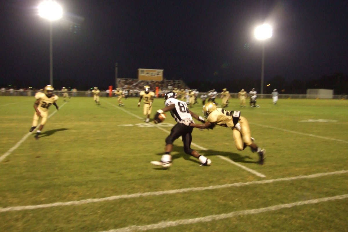 Image: Palmer vs Italy — Bringing him down