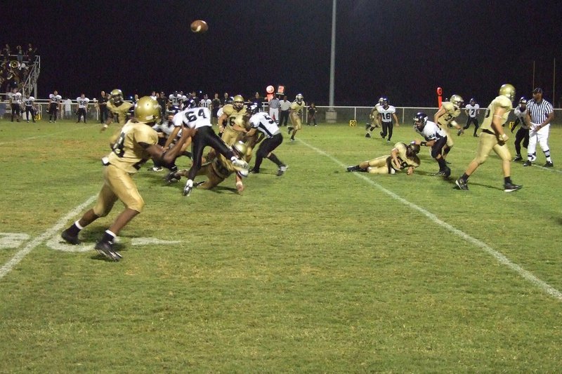 Image: Palmer vs Italy — Offense works for a touchdown.
