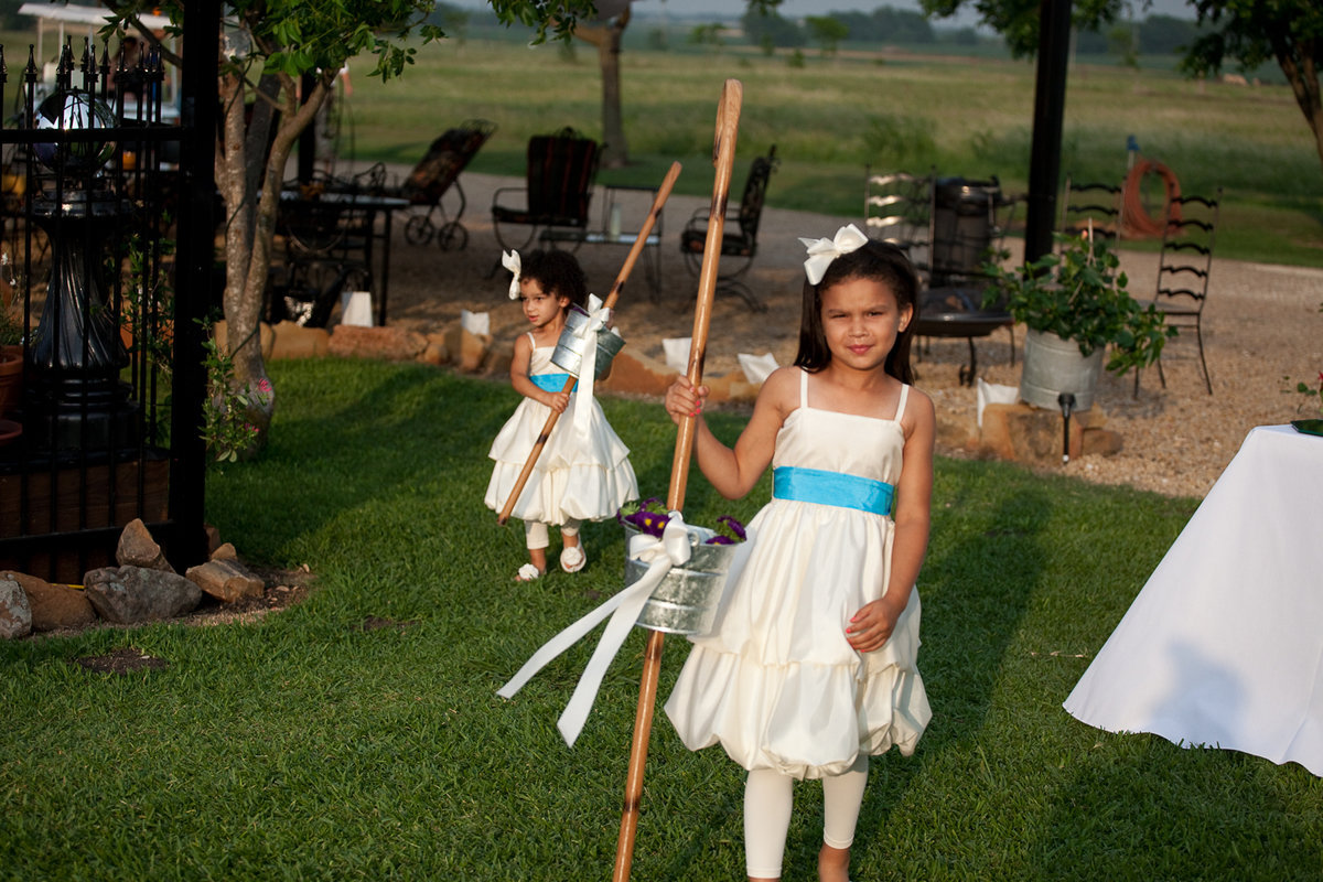 Image: Cousins McKinna and Blayke were the flower girls.