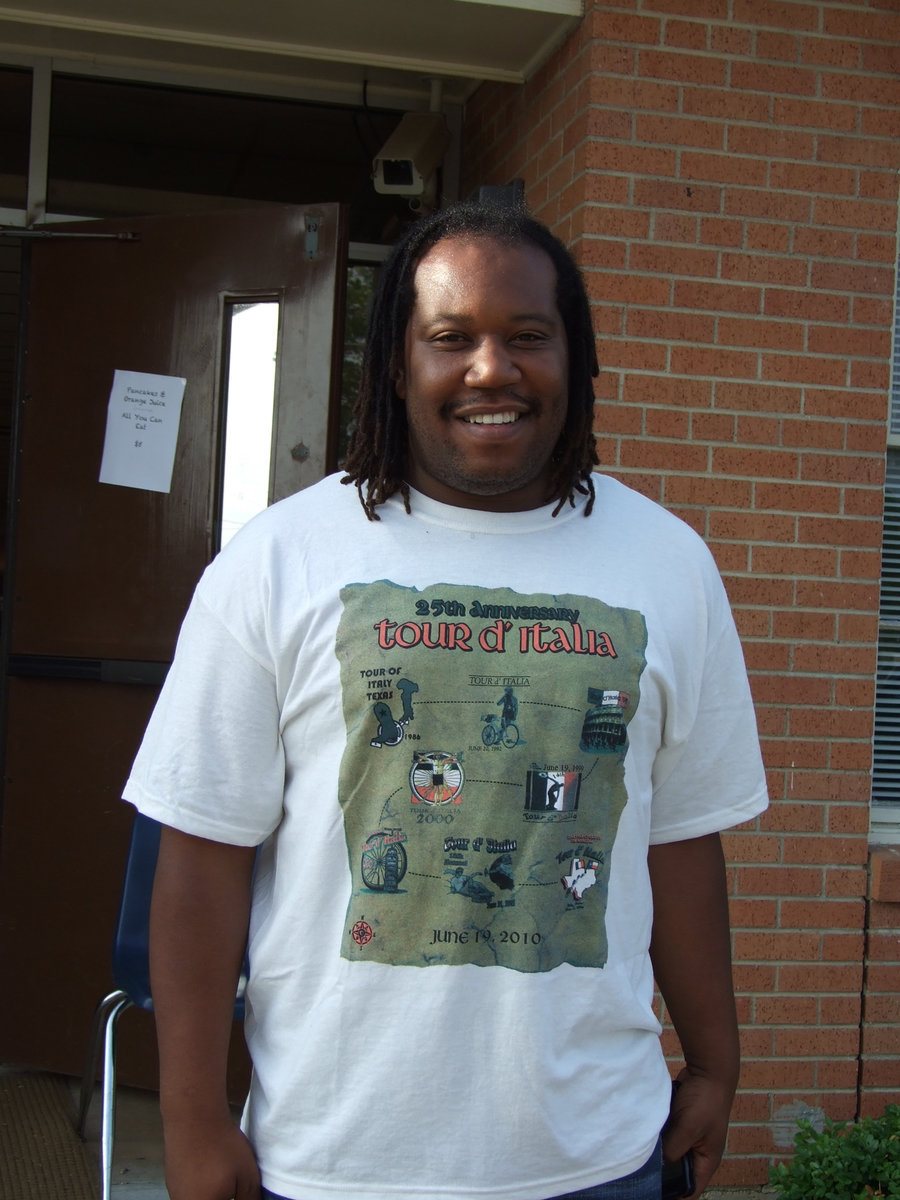 Image: Dennis Perkins, Italy city councilman, started the race for the 26th Annual Tour d’Italia.