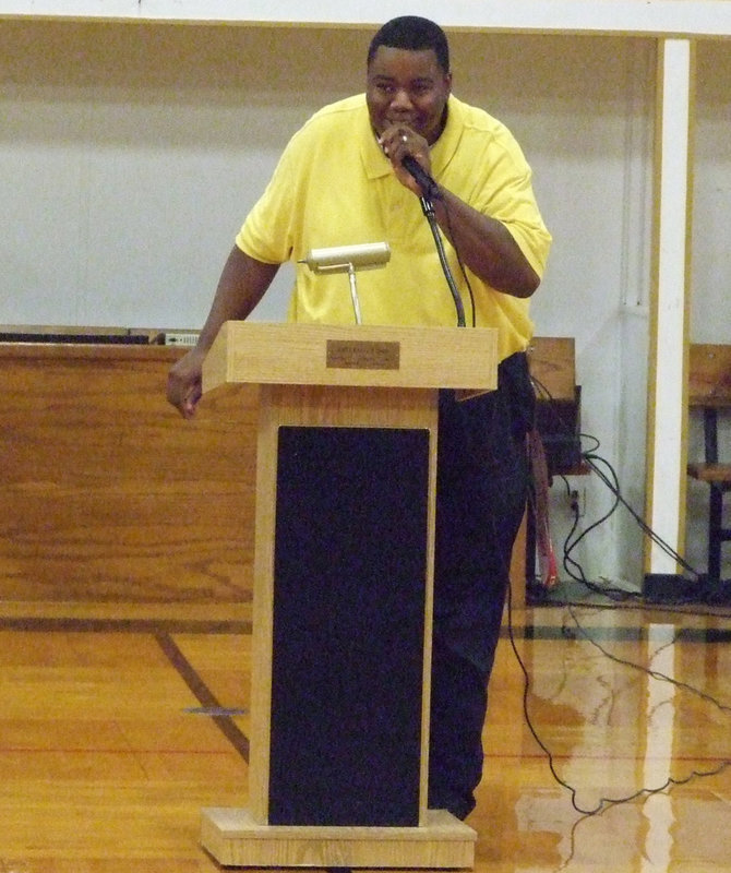 Image: New Stafford Elementary principal, Jason Miller, rallied the crowd for the Stafford Tigers.