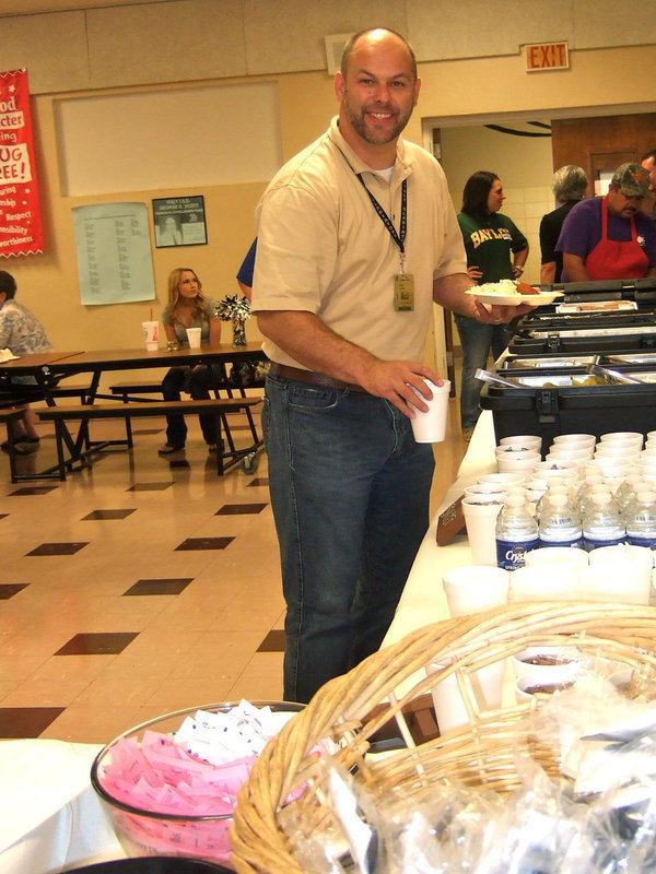 Image: Lee Joffre (Italy High School principal) said, “I am here to support the kids with the George Scott Scholarship and eat good BBQ. Go Gladiators!”