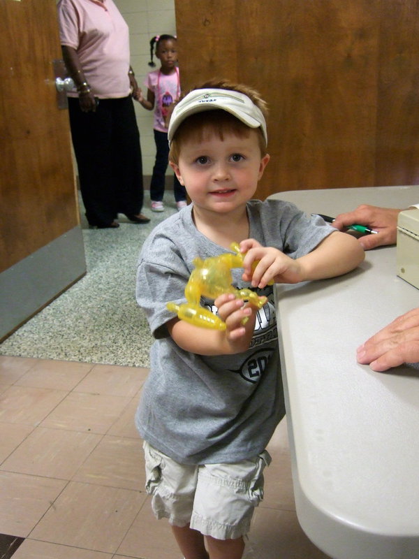 Image: This cute little guy is ready to eat!