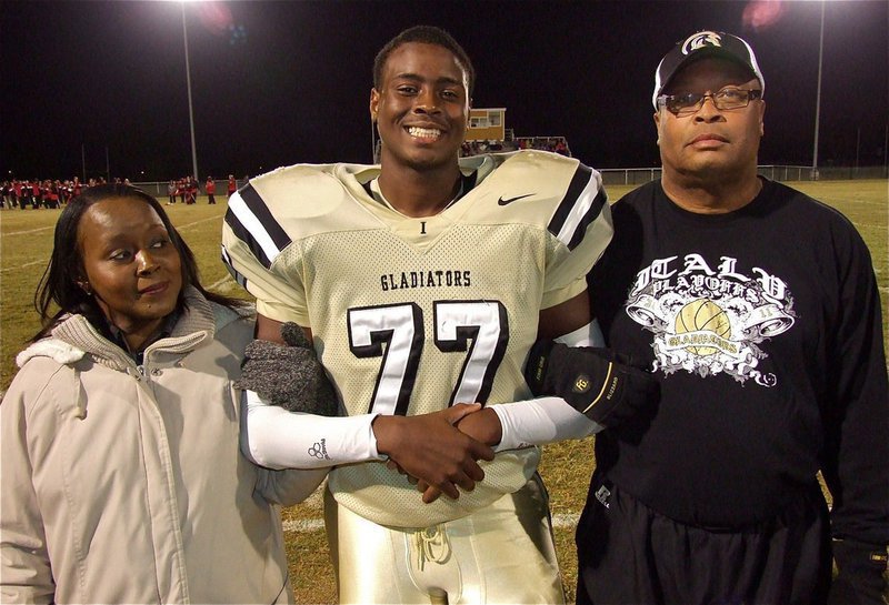 Image: Senior lineman, Larry Mayberry, Jr.