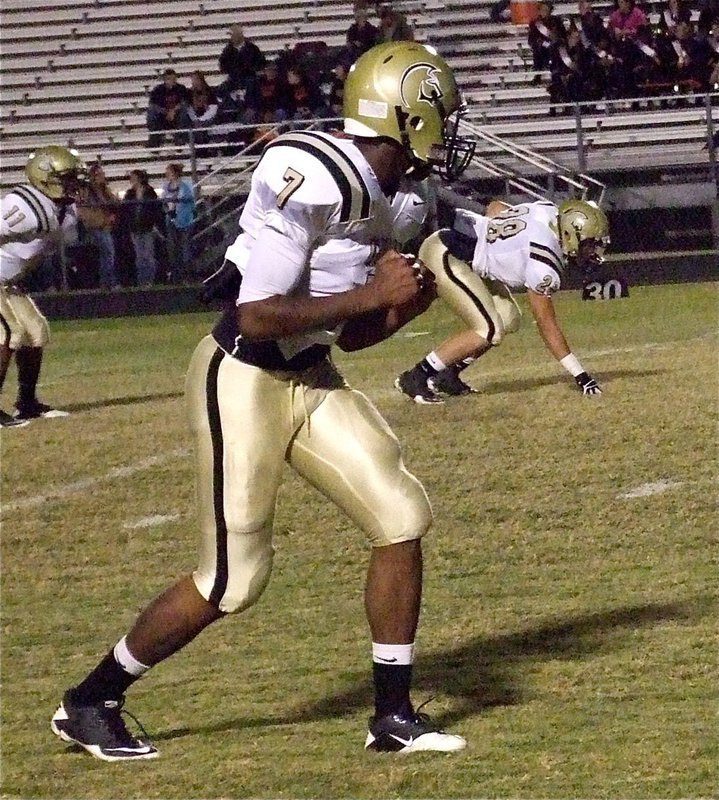 Image: Paul Harris(7) gets reps in at wide receiver before the game.