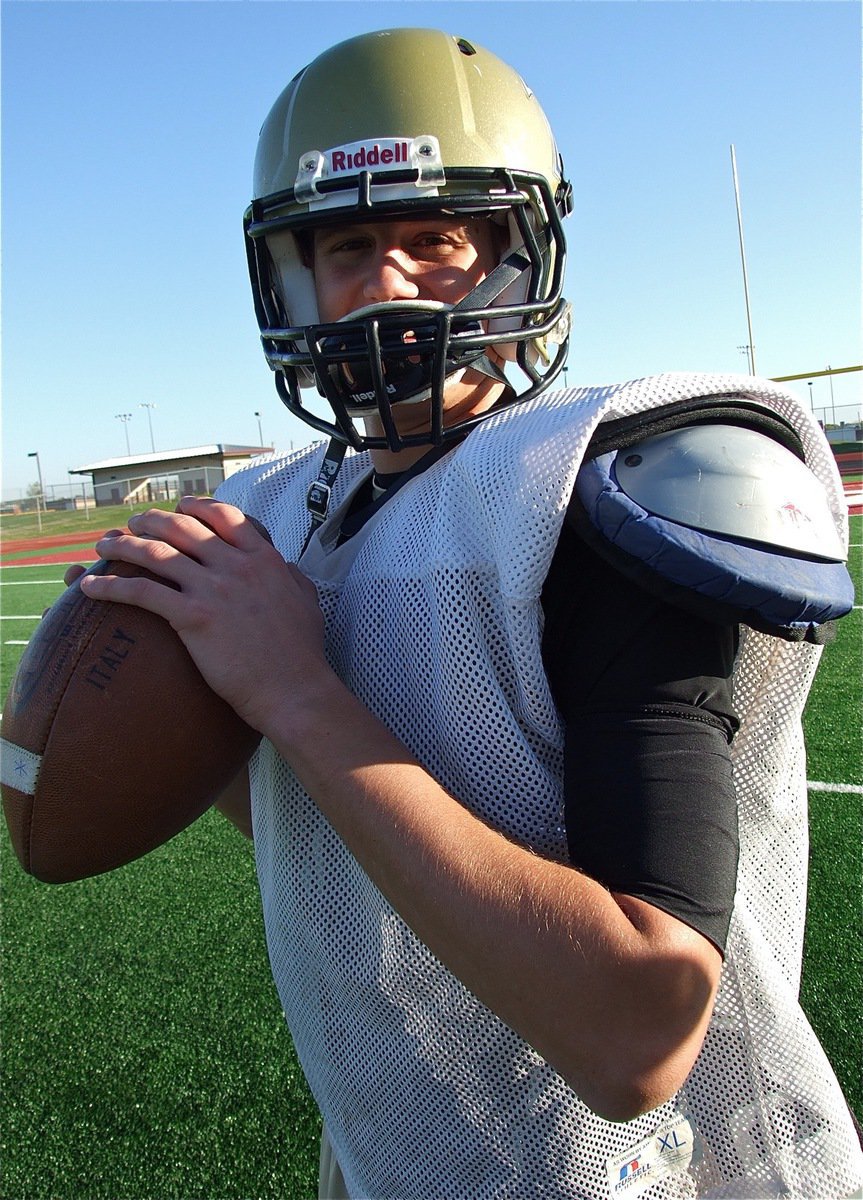 Image: Gladiator quarterback Jase Holden hopes to light up the Lions with the passing game.