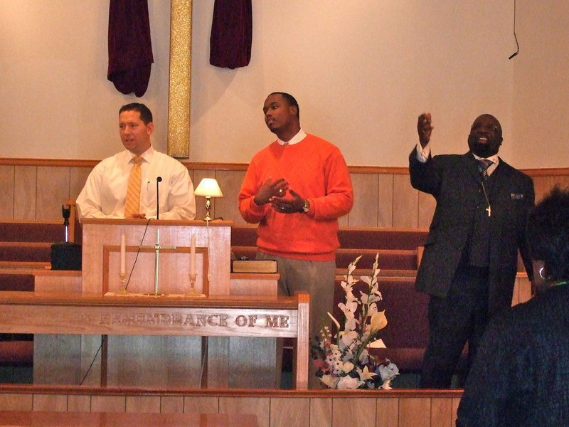 Image: Lets all praise the Lord!