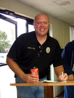 Image: Diron Hill (Italy Police Chief), said, “I am here to enjoy a good breakfast. This is wonderful for the community to be behind the service workers of Italy and it means a lot to everyone.”