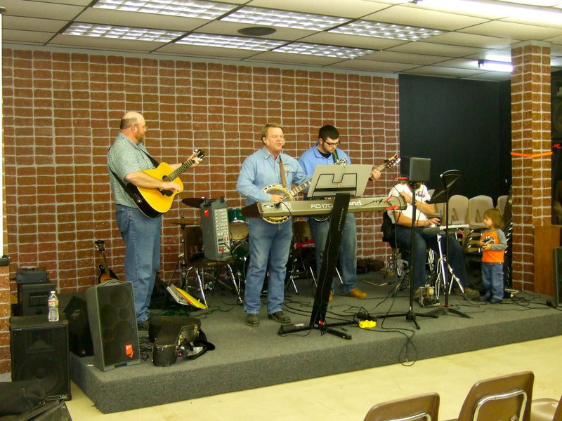 Image: Keith Roberts, Ken Harris, Shaun Roberts, Eli Harris and sidekick Josiah Harris (Eli’s son) made up the band.