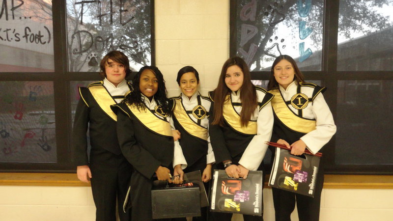 Image: Pre-performance photo op.
    (L-R Trevor Davis, K’Breonna Davis, Alex Minton, Alexis Sampley, Whitney Wolaver)