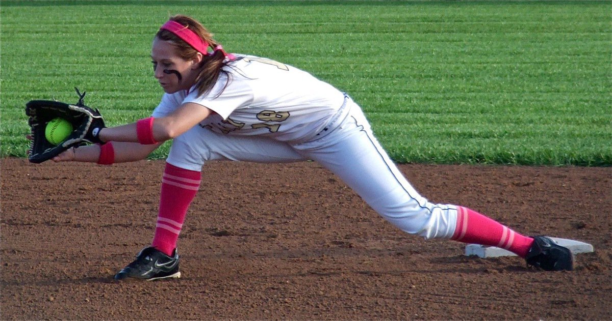 Image: Senior Lady Gladiator Bailey Bumpus stretches out for a catch.