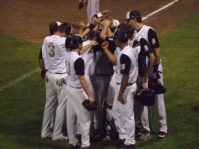 Image: The Italy Gladiators join together.