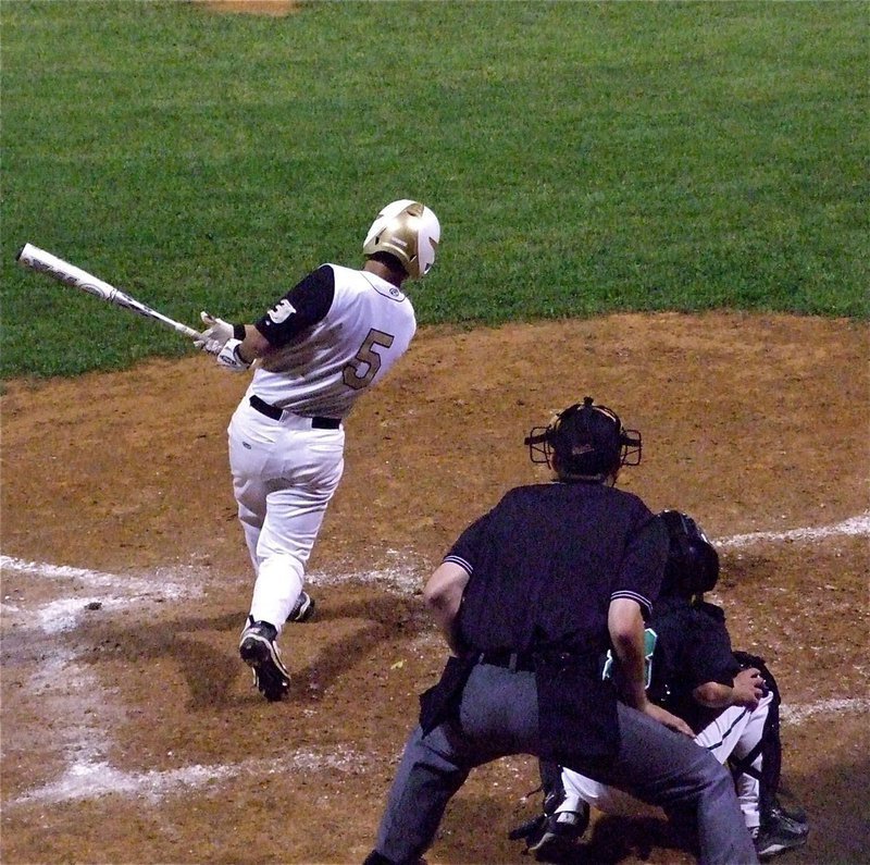 Image: Italy’s, Reid Jacinto(5) comes thru with the victory sealing shot.