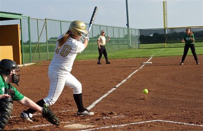 Image: Italy’s Paige Westbrook(10) hits a grounder toward third base.