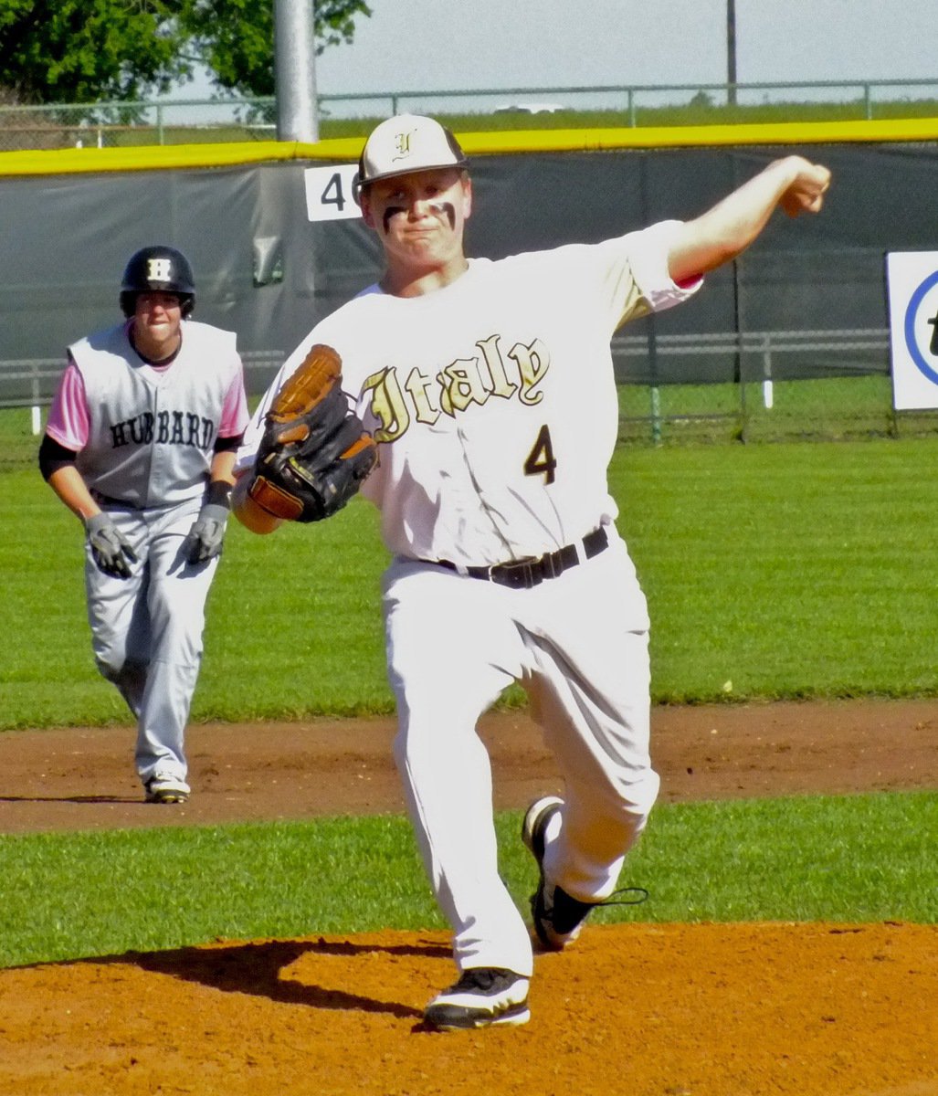 Image: Bailey Walton(4) continues to “Pitch in for a cure” as Italy and Hubbard combine forces against cancer.