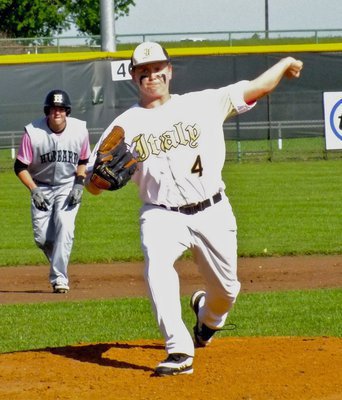 Image: Bailey Walton(4) continues to “Pitch in for a cure” as Italy and Hubbard combine forces against cancer.