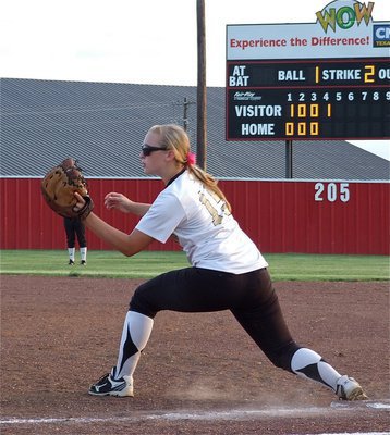 Image: Italy’s, Jaclynn Lewis(15), catches a ball thrown to first base.