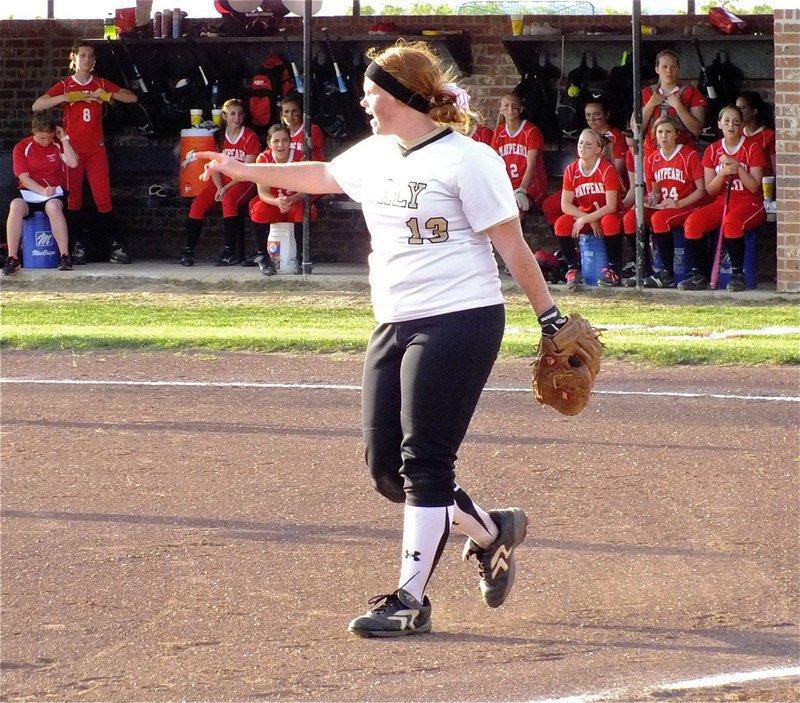 Image: Katie Byers(13), steps onto Maypearl’s field like she owns the place.