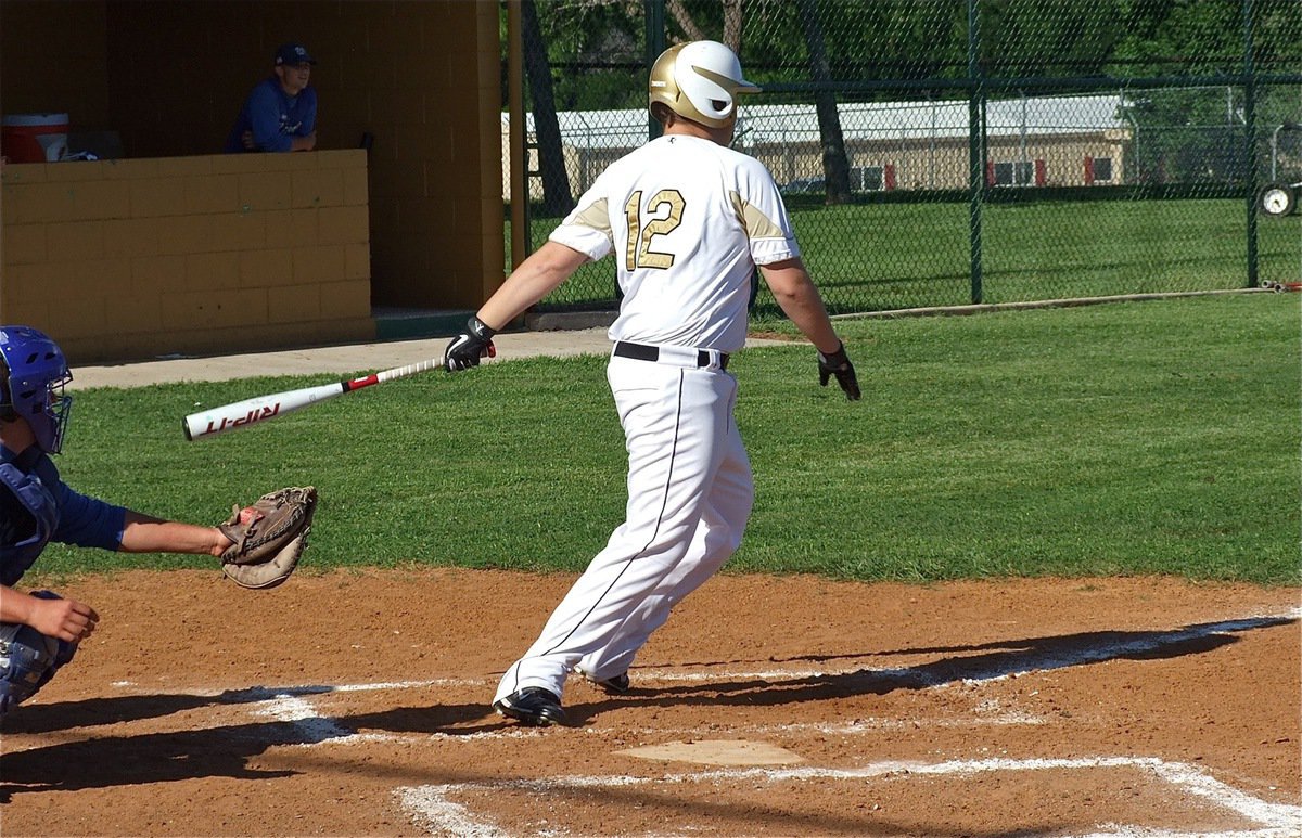 Image: Tristan Smithwick(12) gets a hit for Italy’s JV.