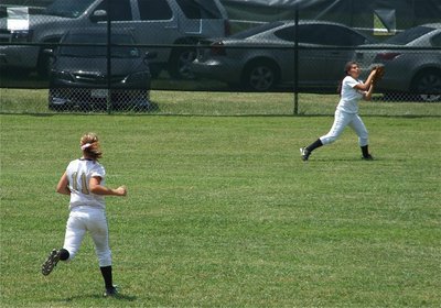 Image: Senior right fielder, Alma Suaste(7), makes a key catch to get the Lady Gladiators out of a rough inning.