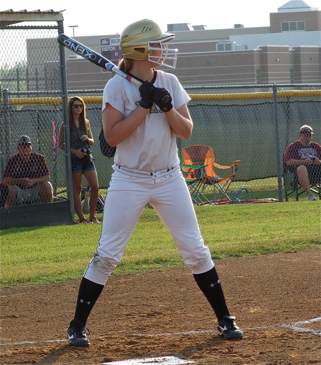 Image: Italy’s Madison Washington(2) awaits a pitch from Mildred.