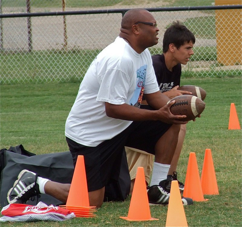 Image: Mayberry and Joffre deliver the shotgun snaps.