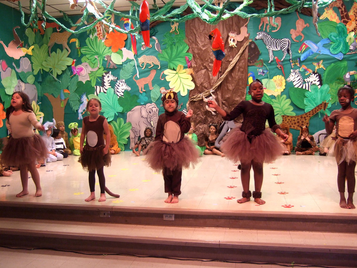 Image: Monkeys reciting their monkey poem.