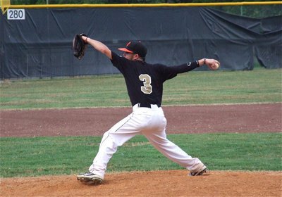 Image: Gladiator senior Caden Jacinto(3) kept Italy’s summer league team flying high against Alvarado.