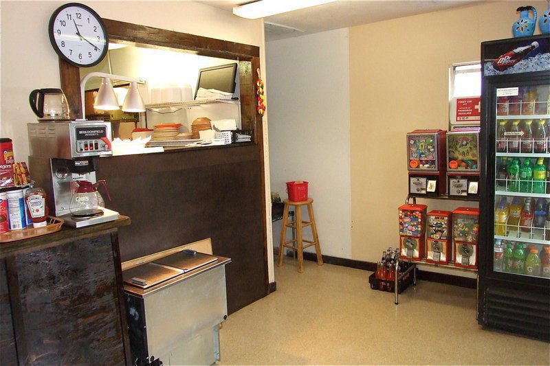 Image: La Estrellita II’s entrance has been expanded to provide customers comfort while placing and picking up their orders.