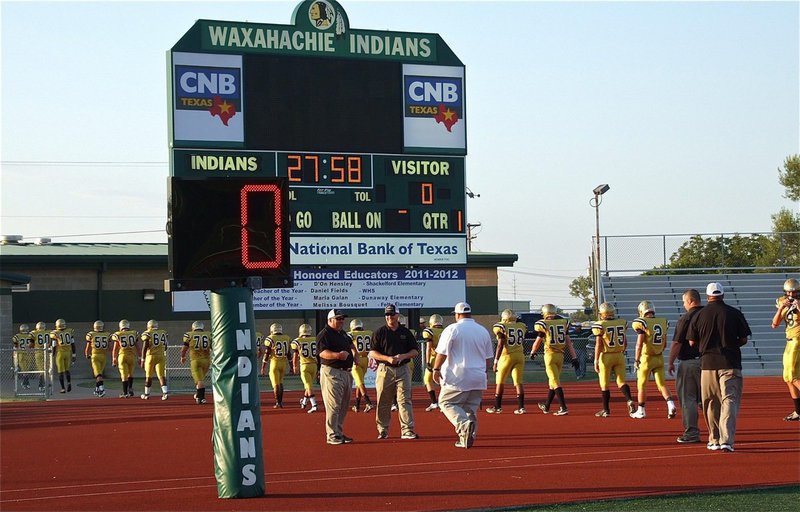 Image: The Gladiators head into their locker room before the start of the game between Italy and Malakoff at Stuart B. Lumpkins Stadium in Waxahachie.