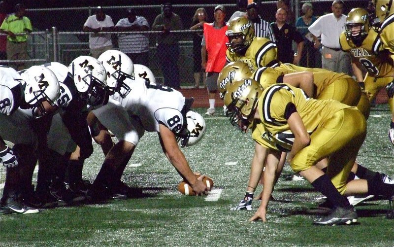 Image: Italy’s Justin Wood(44), Jalarnce Lewis(21) and Hayden Woods(8) attempt to block a Tiger point after kick.
