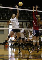 Image: Lady Gladiator Jaclynn Lewis(15) defies gravity to get the point for Italy!