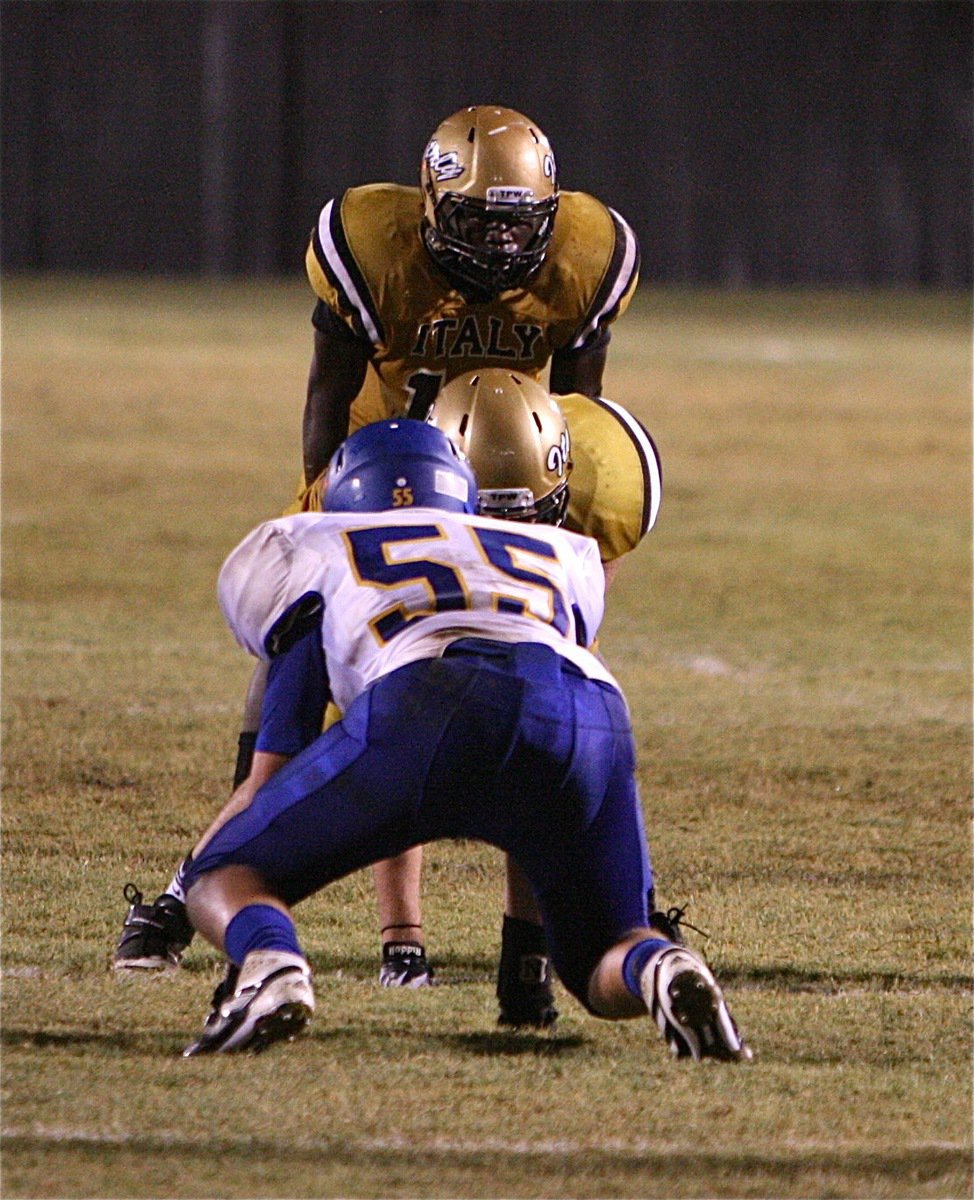 Image: Italy’s Ryheem Walker(10) is ready for the ball.