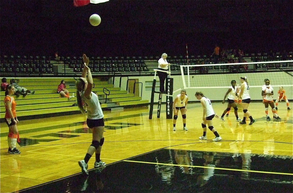 Image: Madison Washington(10) serving up winners for Italy.