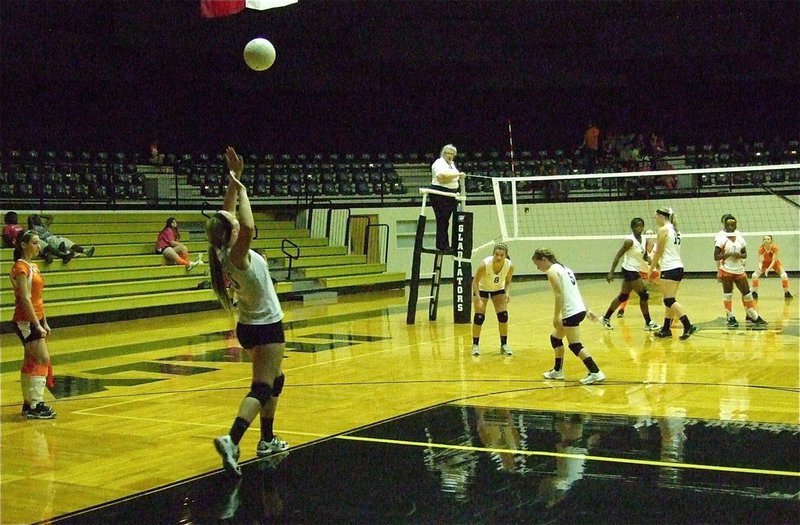 Image: Madison Washington(10) serving up winners for Italy.