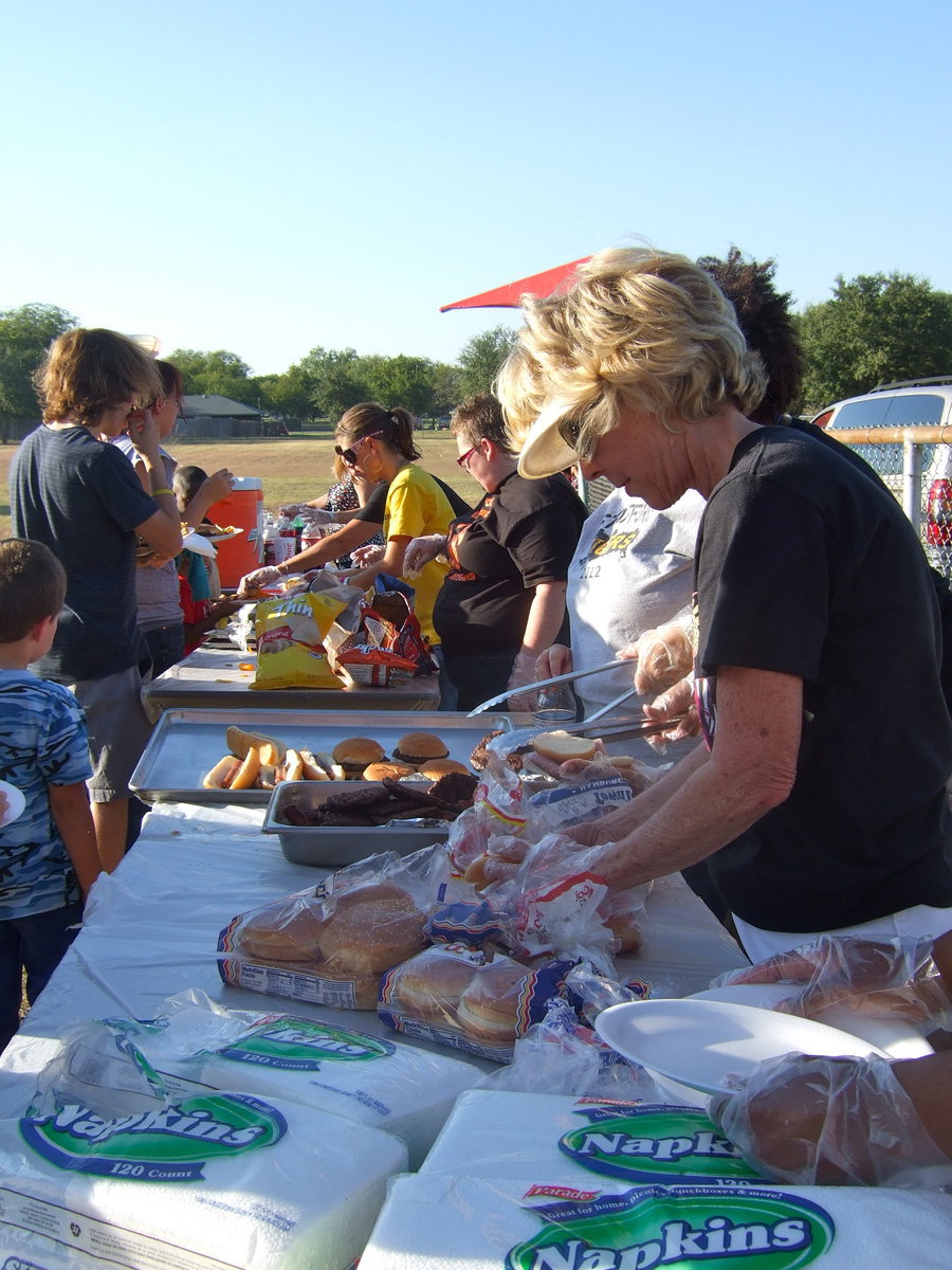 Image: Hamburgers and hotdogs for everyone!