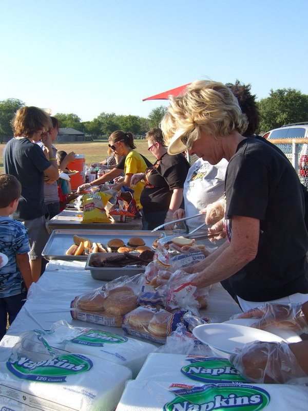 Image: Hamburgers and hotdogs for everyone!