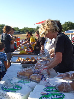 Image: Hamburgers and hotdogs for everyone!