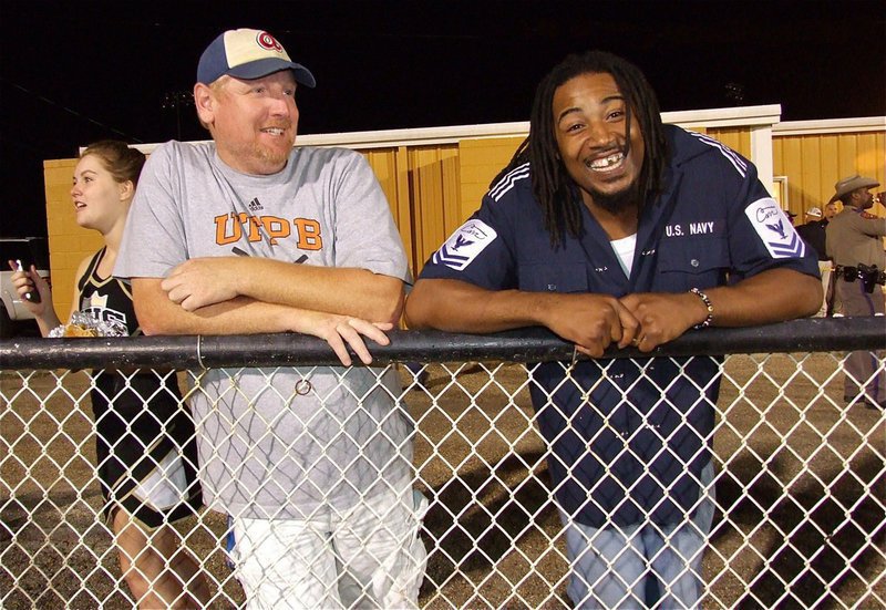 Image: Former Dallas Cowboy Keith Davis just had to have his picture taken with Allen Richards, a local celebrity himself. Both men once played for the Gladiators.