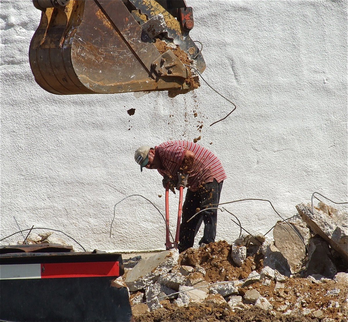 Image: Multitasking the debris removal.