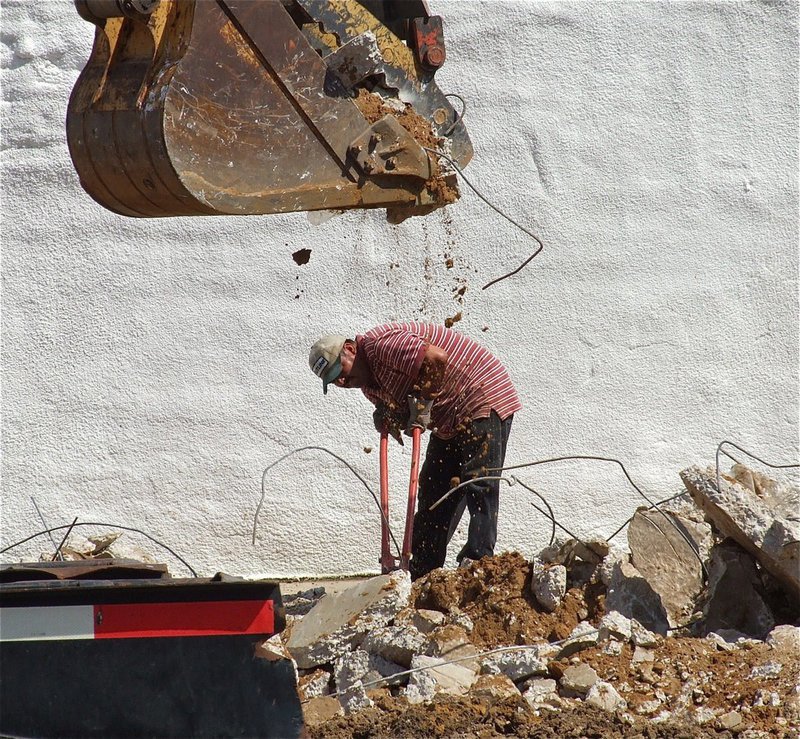 Image: Multitasking the debris removal.