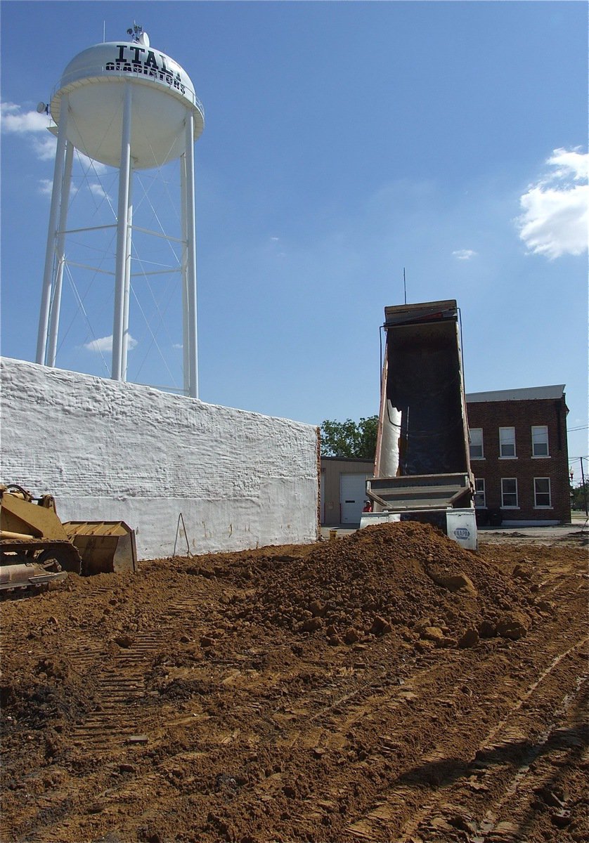 Image: Unloading the sand is complete.