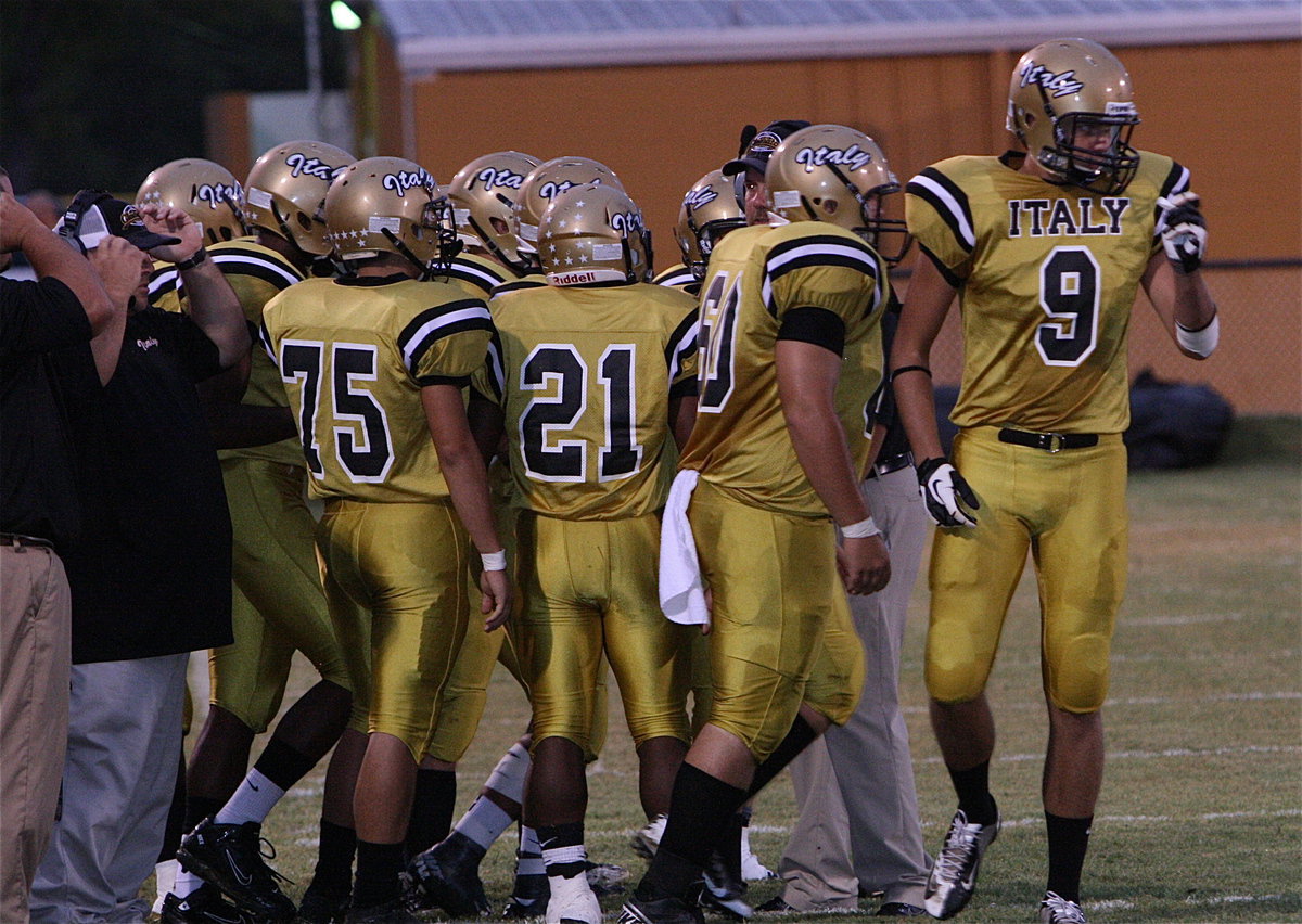 Image: Italy takes the field.
