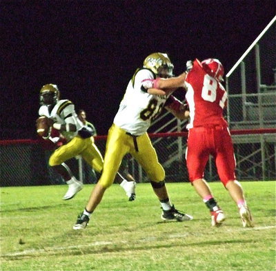 Image: Gladiator tight end Zackery Boykin(88) seals Hico’s defensive end inside allowing quarterback Marvin Cox(3) to roll outside.