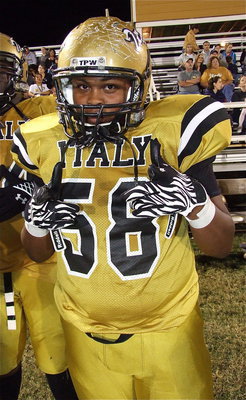 Image: Gladiator Darol Mayberry(58) is a two-way starter on Italy’s line.